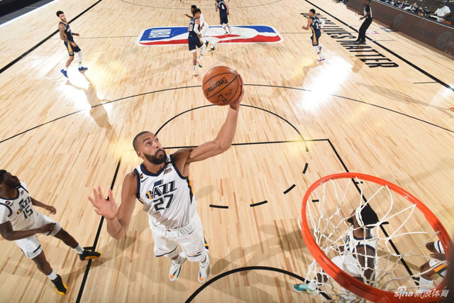 通过他的经 通过他的经