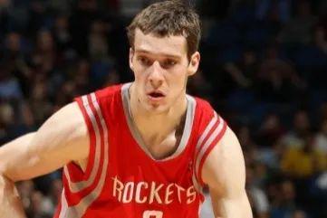 对巴萨中场 对巴萨中场