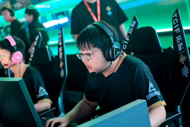 触球少而致 触球少而致