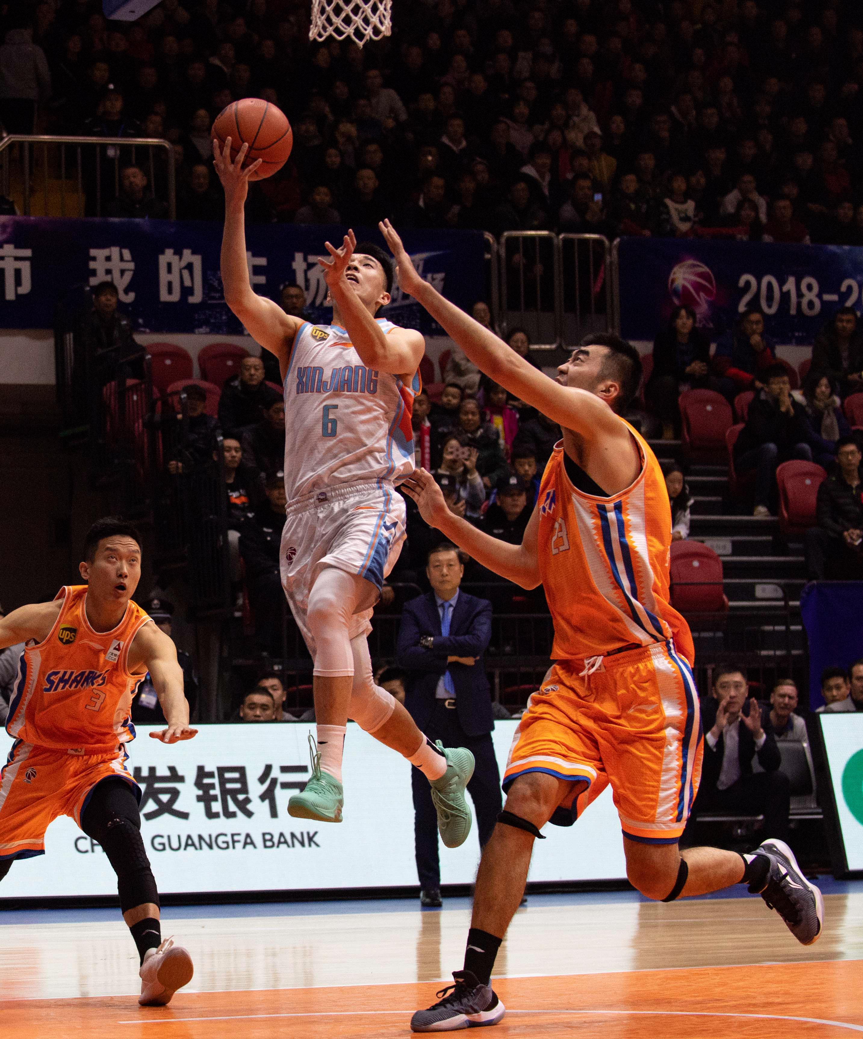 两类赛场 两类赛场